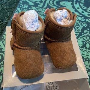 Baby Jessie bow ll uggs